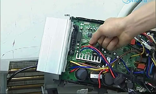 红旗美的空调电话是多少