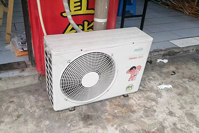 红旗空调突然不制冷只吹自然风怎么办？